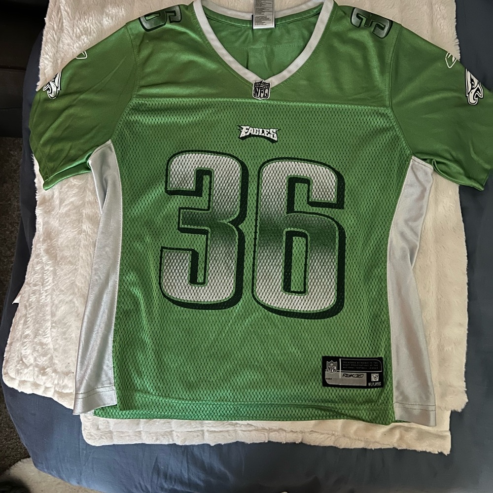 2006 Woman’s Eagles jersey